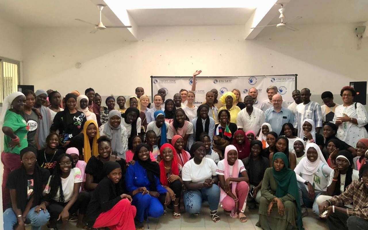 Российская неделя математики, физики и компьютерных наук стартовала в Сенегале